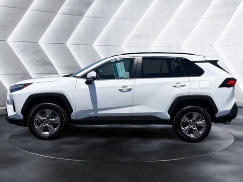 Used 2024 Toyota RAV4 XLE FWD image 2