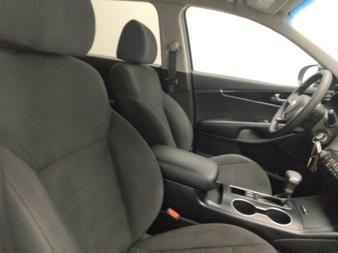 Used 2020 Kia Sorento LX FWD image 21