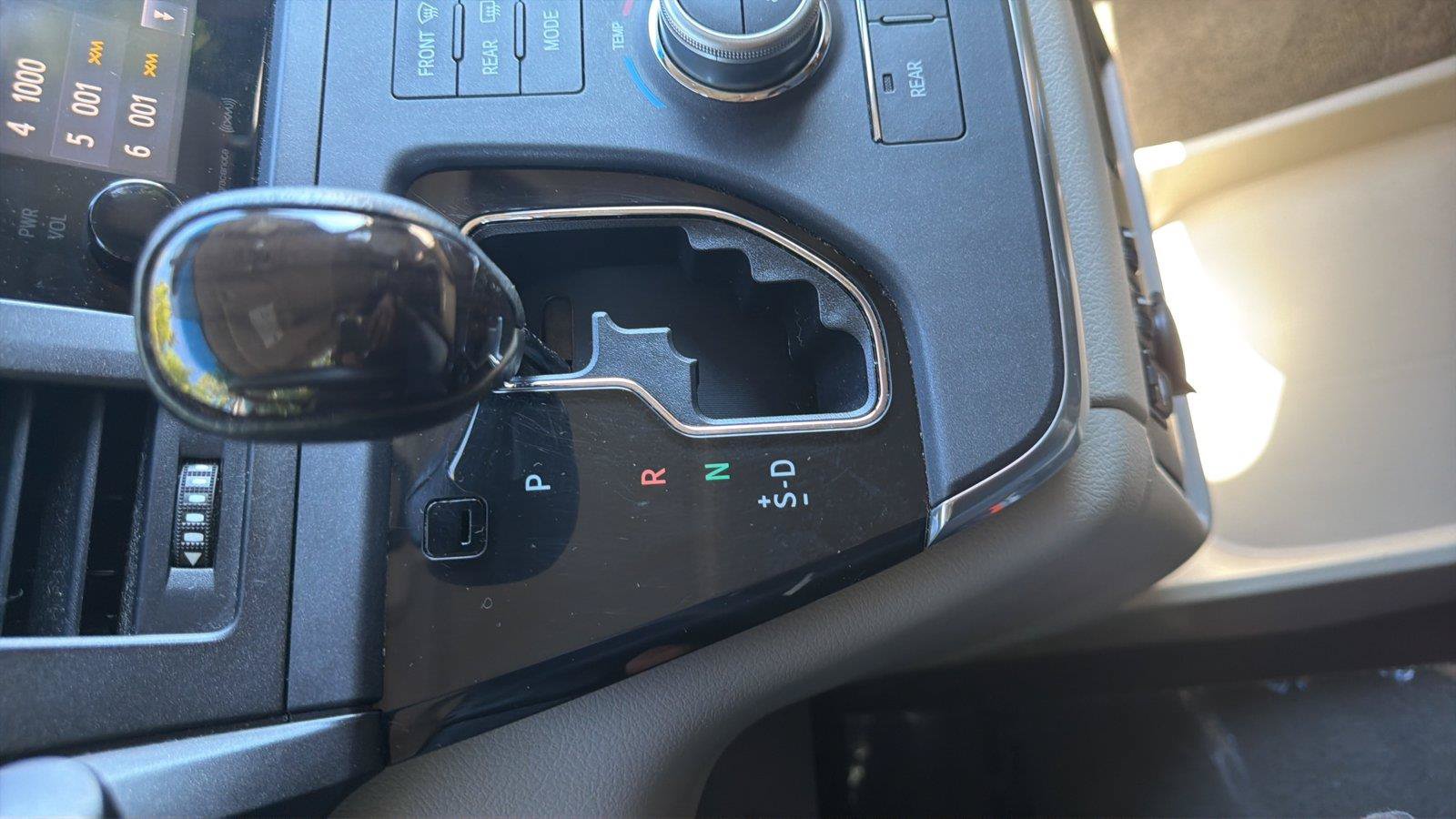 Used 2017 Toyota Sienna XLE w/ Cargo Management Package FWD image 19
