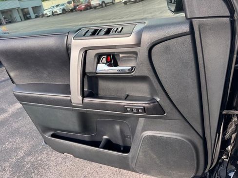Used 2016 Toyota 4Runner Limited AWD/4WD image 22