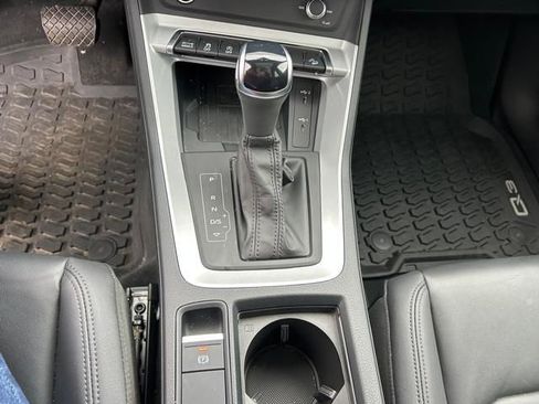 Used 2024 Audi Q3 2.0T Premium w/ Convenience Package image 17