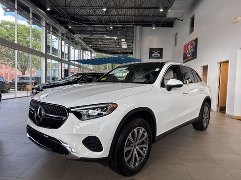 Certified 2025 Mercedes-Benz GLC 300 4MATIC image 3