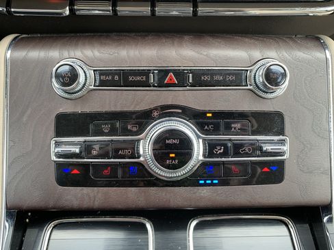 Used 2023 Lincoln Aviator Reserve w/ Equipment Group 201A RWD image 28