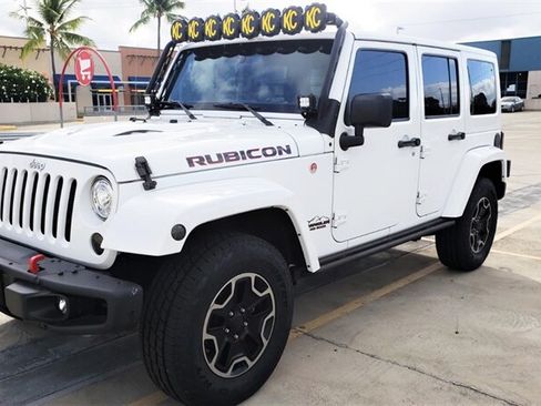 Used 2017 Jeep Wrangler Unlimited Rubicon AWD/4WD image 4
