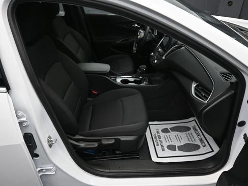 Used 2024 Chevrolet Malibu RS FWD image 29