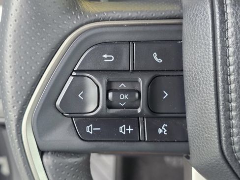 Used 2025 Toyota 4Runner TRD Off-Road Premium AWD/4WD image 25