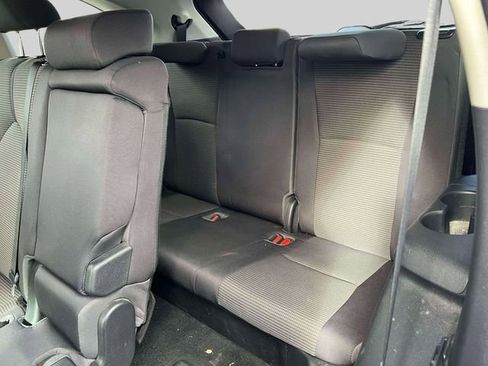 Used 2021 Toyota Highlander LE image 13