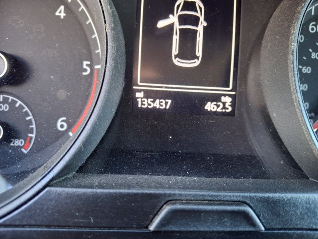Used 2015 Volkswagen Golf TDI S FWD image 3