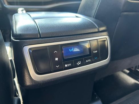 Used 2016 Toyota Highlander Limited AWD/4WD image 16