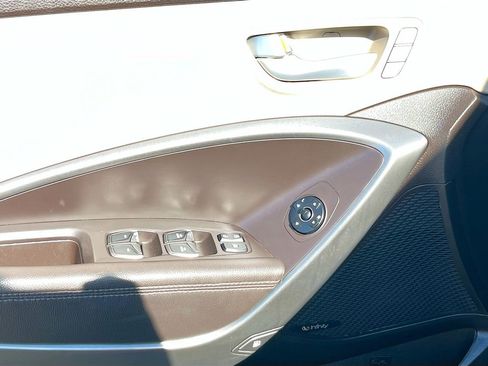 Used 2018 Hyundai Santa Fe Limited image 18