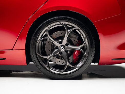 Used 2023 Alfa Romeo Giulia Quadrifoglio w/ Active Assist Plus Package RWD image 22