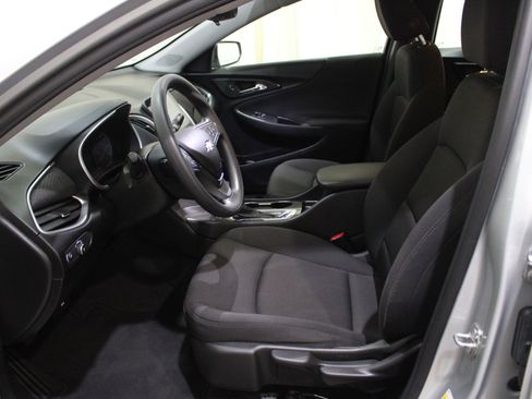 Used 2021 Chevrolet Malibu LS image 3