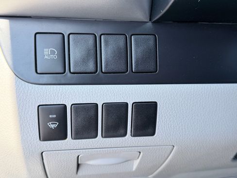Used 2019 Toyota Highlander LE FWD image 11