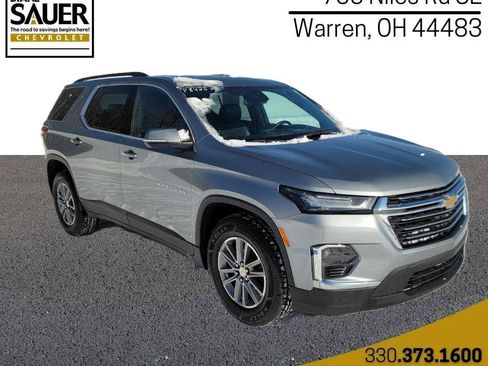 Used 2023 Chevrolet Traverse LT image 1