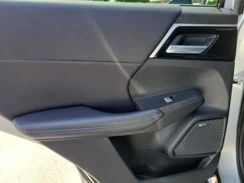 Used 2025 Mitsubishi Outlander SE FWD image 28