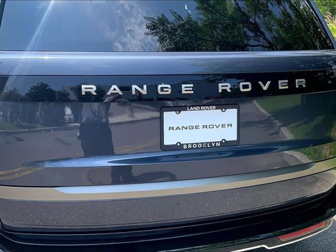 Certified 2025 Land Rover Range Rover SE AWD/4WD image 31