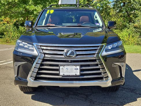 Certified 2019 Lexus LX 570 4WD image 2