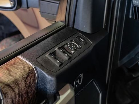 Used 2017 Ford F250 Lariat w/ Lariat Value Package image 42