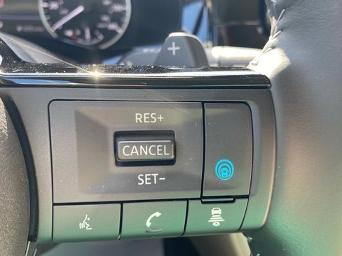 Used 2025 Nissan Pathfinder SL w/ SL Premium Package image 25