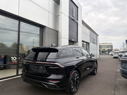 New 2026 Lincoln Nautilus Reserve w/ Jet Appearance Package image 4