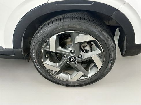 Used 2025 Hyundai Venue SEL FWD image 11