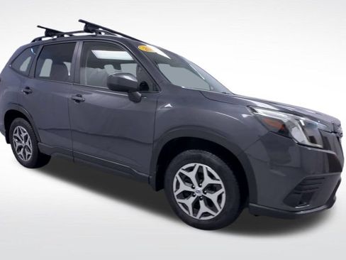 Used 2023 Subaru Forester Premium AWD/4WD image 2