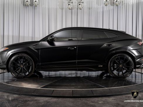 Used 2024 Lamborghini Urus S image 11