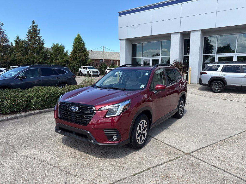 Used 2024 Subaru Forester Premium AWD/4WD image 3