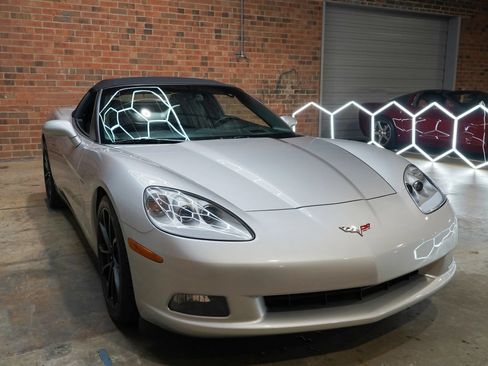 Used 2006 Chevrolet Corvette Convertible w/ Preferred Equipment Group RWD image 4