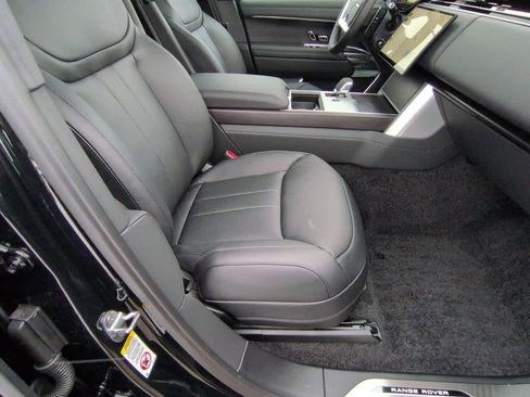 New 2026 Land Rover Range Rover SE image 23