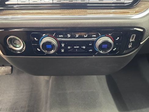 Used 2023 Chevrolet Silverado 1500 LT AWD/4WD image 25