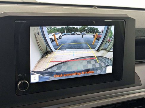 Used 2025 Toyota Tacoma TRD Sport AWD/4WD image 19