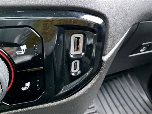 Used 2025 Chevrolet Silverado 1500 LT image 33