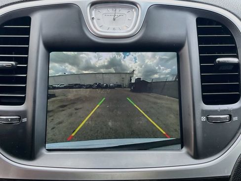 Used 2022 Chrysler 300 Touring w/ Sport Appearance Package RWD image 13