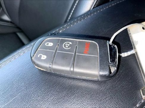 Used 2025 Jeep Compass Limited AWD/4WD image 10