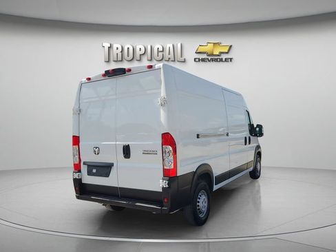 Used 2025 RAM ProMaster 2500 w/ Convenience Group FWD image 3
