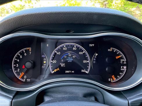 Used 2022 Jeep Grand Cherokee Limited w/ Trailer Tow Group IV image 10