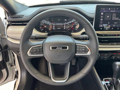Used 2025 Jeep Compass Limited AWD/4WD image 28