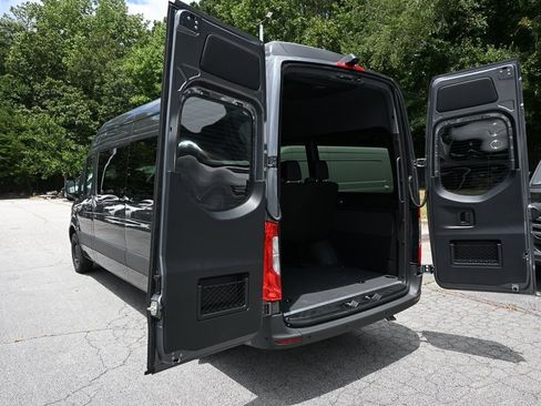 Used 2025 Mercedes-Benz Sprinter 2500 image 31