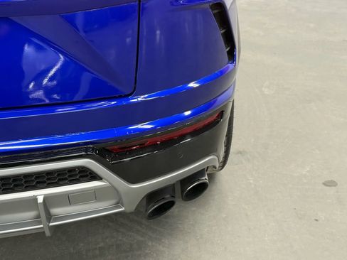 Used 2019 Lamborghini Urus image 12