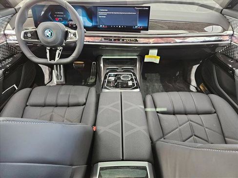New 2026 BMW i7 M70 w/ Executive Package AWD/4WD image 15