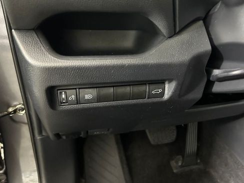 Used 2021 Toyota RAV4 XLE w/ Convenience Package AWD/4WD image 18