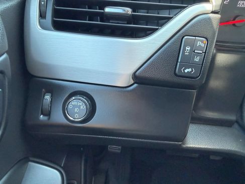 Used 2015 GMC Yukon SLT RWD image 28