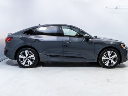 Used 2024 Audi Q8 e-tron Premium image 8