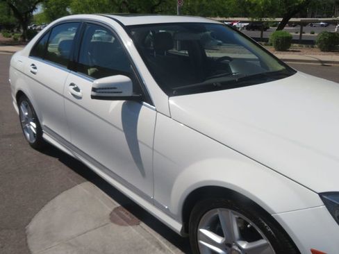 Used 2011 Mercedes-Benz C 300 Sedan image 9