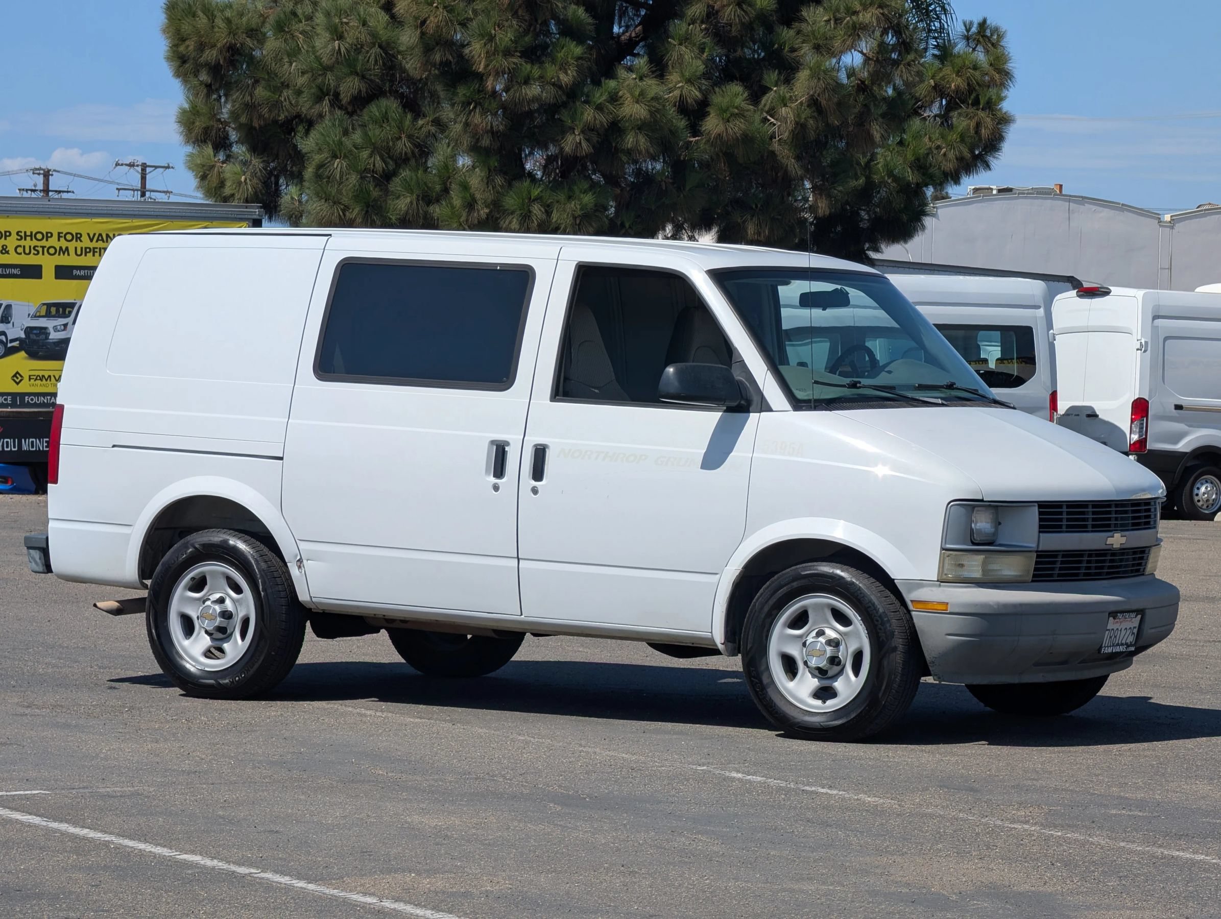 Used 2005 Chevrolet Astro w/ Convenience Package RWD image 1