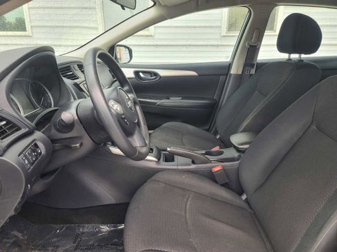 Used 2019 Nissan Sentra S image 8