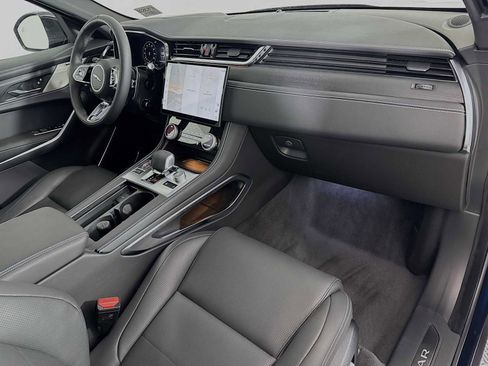 New 2025 Jaguar F-PACE R-Dynamic S image 29