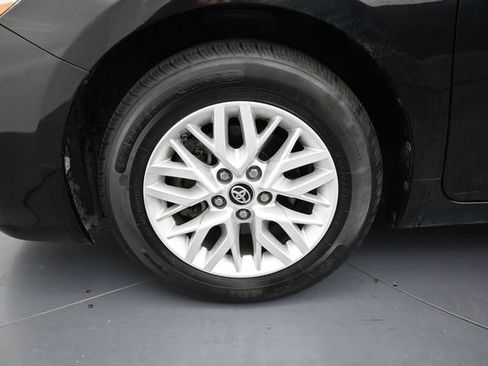 Used 2017 Toyota Camry LE FWD image 9