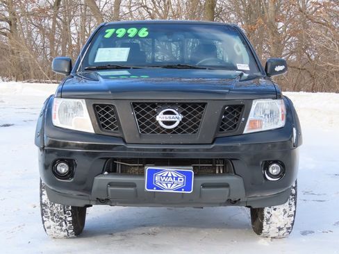 Used 2012 Nissan Frontier SV w/ SV Premium Utility Pkg image 11